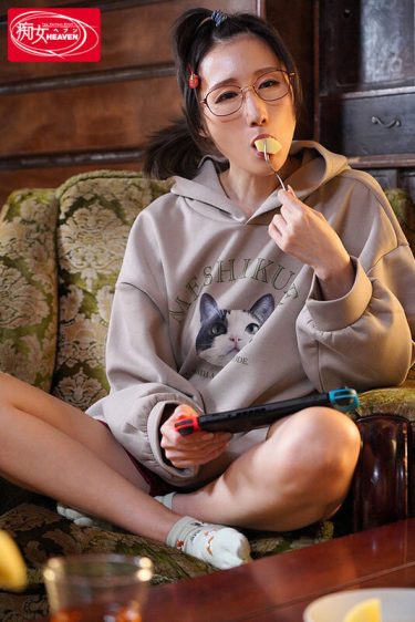 【レビュー】JULIA：『綺麗だった姉が地味巨乳喪女ニート 結婚に失敗して実家に引きこもり性欲だけが溜まってヲタクスケベ化したジュリ姉に都合のイイ肉棒として中出しオモチャにされる僕。帰省先の実家で精子びゅるびゅる10射精（汗） JULIA』