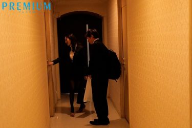 【レビュー】JULIA：『終電を逃して爆乳先輩とラブホに宿泊。体の相性が良すぎたボクたちは朝まで何度も中出しセックスをした…。 JULIA』